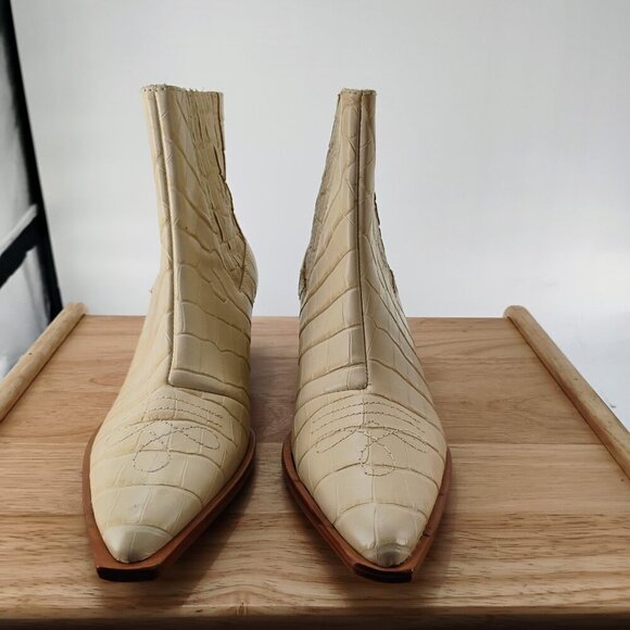 Schutz Briani Women's Snip Toe Crocodile Embossed Leather Bootie Eggshell 7.5B - Picture 3 of 12